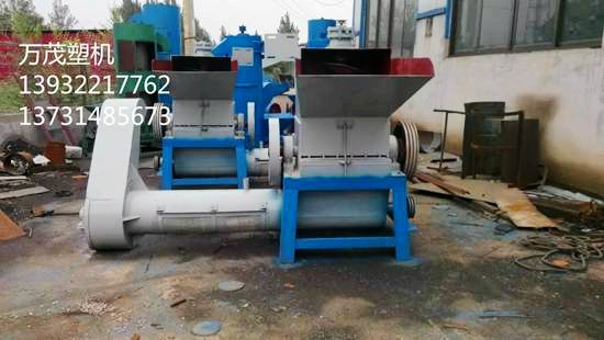 pet清洗設(shè)備--型強(qiáng)壓破碎機(jī)